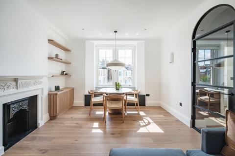 2 bedroom flat to rent, Arundel Mansions, Kelvedon Road, London SW6