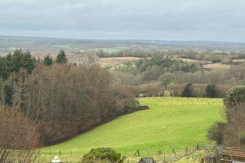 3 bedroom detached house for sale, Weald View, Staplecross, TN32