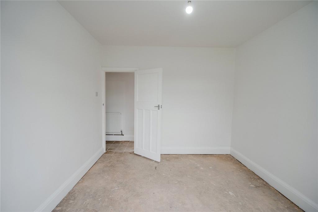 Bedroom 1 (2)