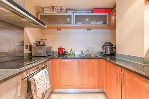 2 bedroom flat for sale, Discovery Dock, Canary Wharf, London, E14