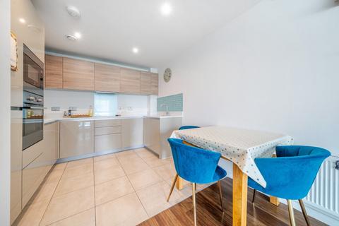 2 bedroom flat for sale, Palmerston Road, Acton, London, W3