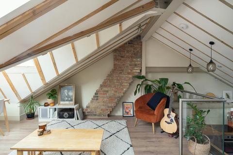 1 bedroom flat for sale, Helix Road, London SW2