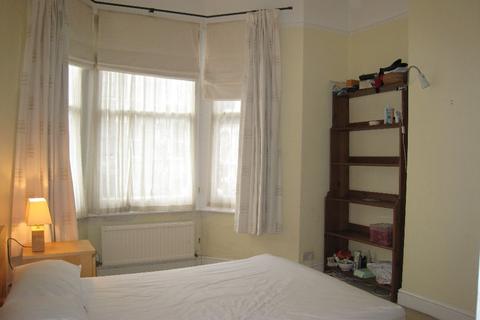 2 bedroom flat to rent, Fermoy Road, Maida Hill W9