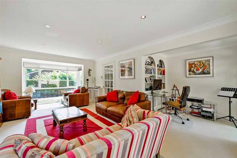 7 Dower Park, Windsor, SL4 4BQ