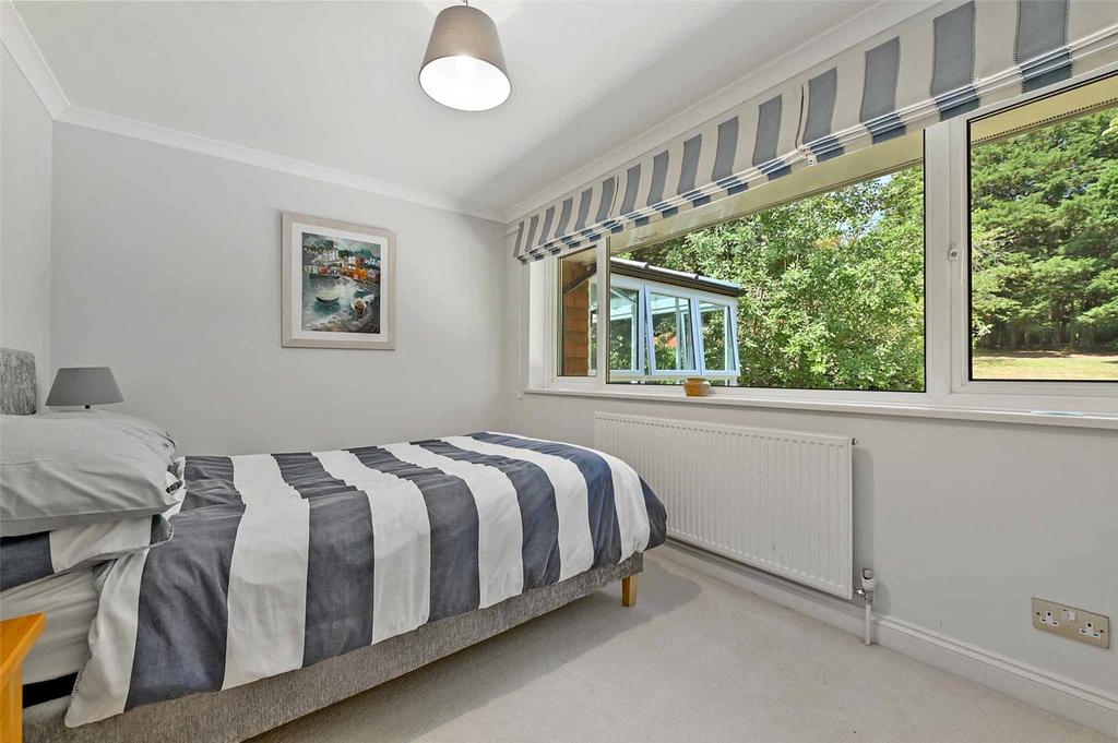 Bedroom Trwo