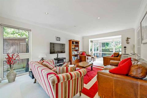7 Dower Park, Windsor, SL4 4BQ