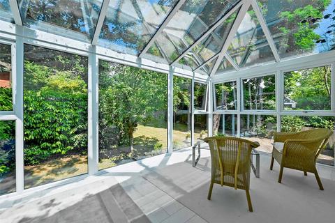 7 Dower Park, Windsor, SL4 4BQ