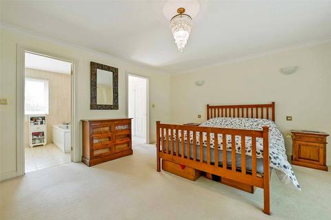 7 Dower Park, Windsor, SL4 4BQ