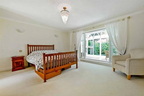 7 Dower Park, Windsor, SL4 4BQ