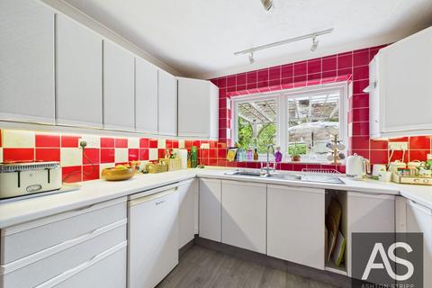 3 bedroom semi-detached house for sale, North Trade Road, Battle, TN33