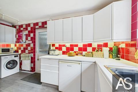 3 bedroom semi-detached house for sale, North Trade Road, Battle, TN33
