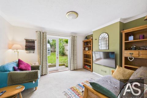 3 bedroom semi-detached house for sale, North Trade Road, Battle, TN33