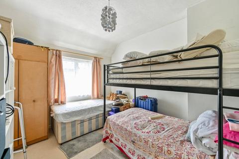 26 Waters Road, Kingston Upon Thames, KT1 3LP