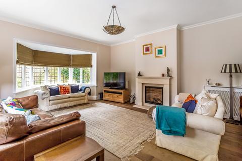 Flat 3, Instow Castle Road, Woking, GU21 4EU