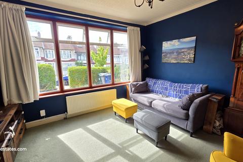 17 Bohun Grove, Barnet, EN4 8UA