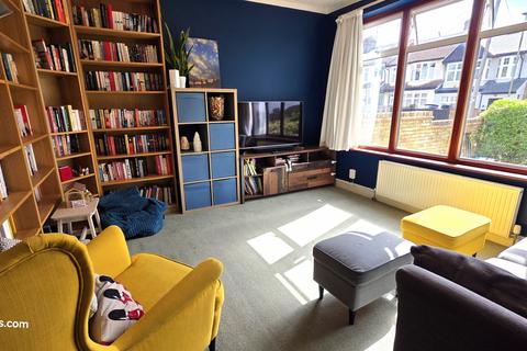 17 Bohun Grove, Barnet, EN4 8UA