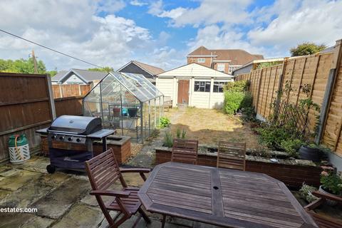 17 Bohun Grove, Barnet, EN4 8UA