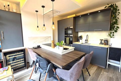 17 Bohun Grove, Barnet, EN4 8UA