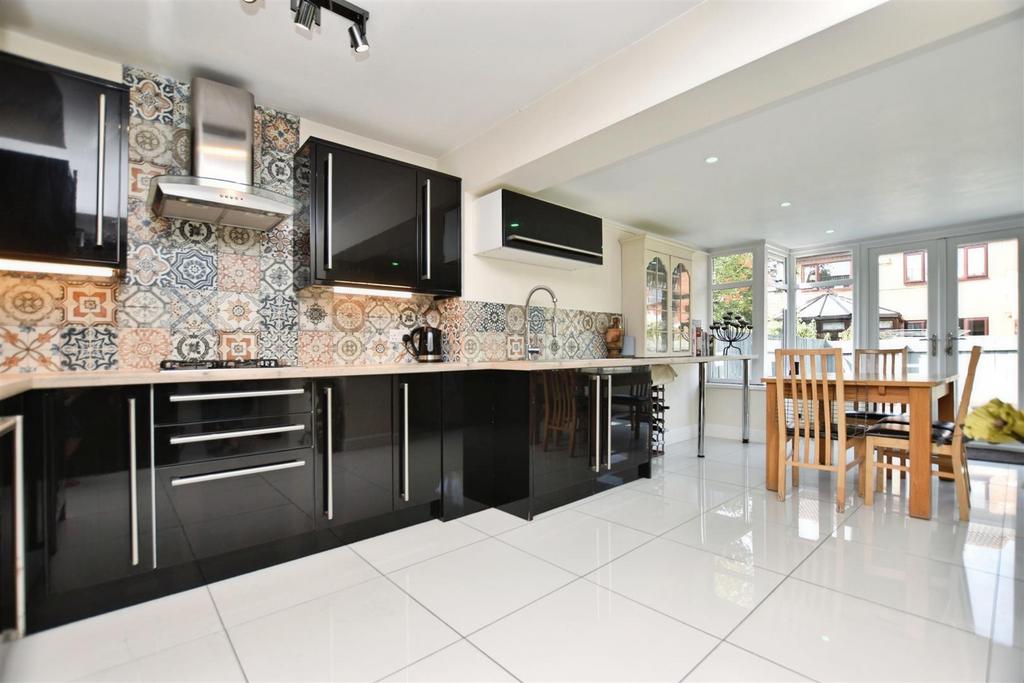 A54957c9-kit 20to 20dining.JPG