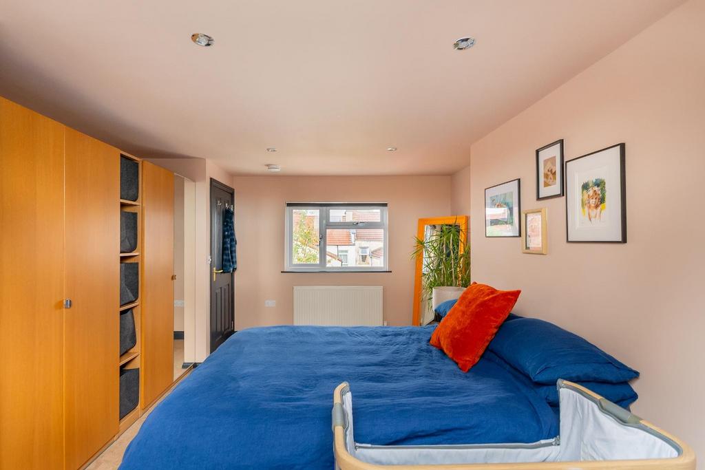 2 D7 RGK - Bedroom B.jpg