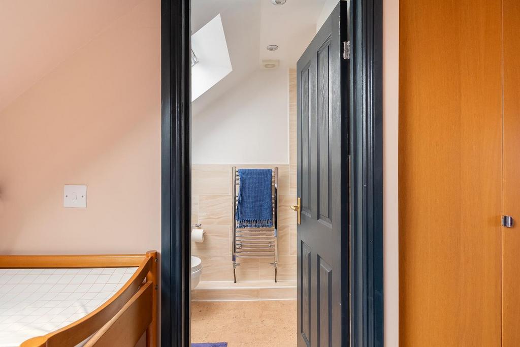 2 D7 RGK - Ensuite B.jpg