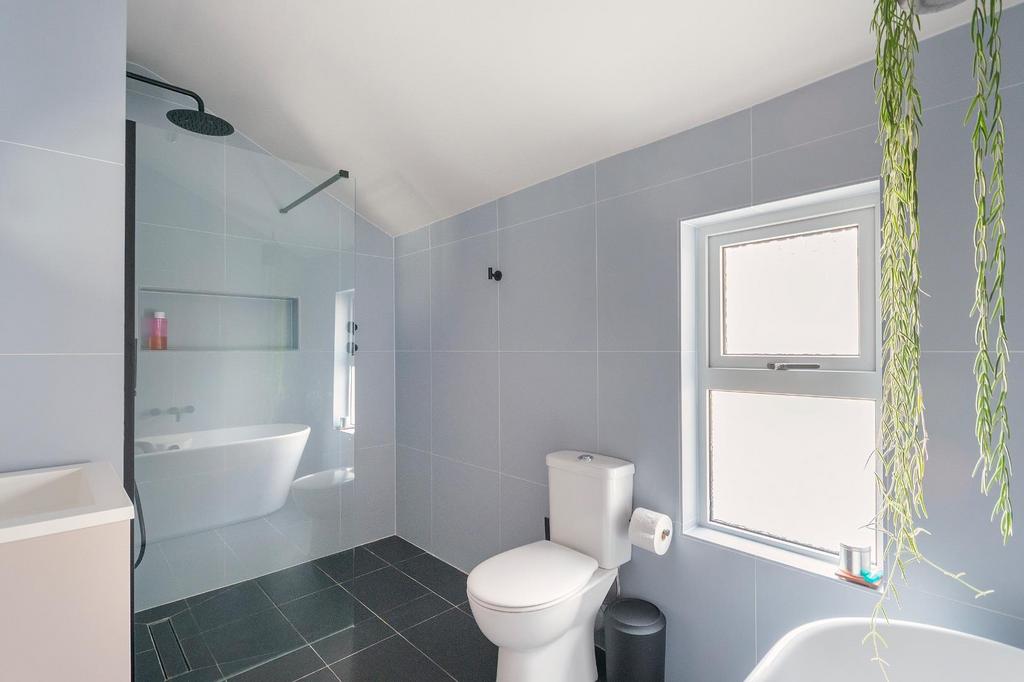 2 D7 RGK - Bathroom C.jpg
