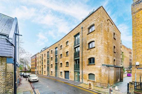 Reardon Path, London E1W