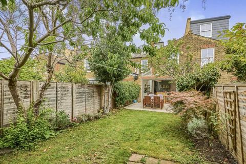4 bedroom terraced house for sale, Haverhill Road, London SW12