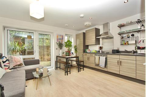Geldeston Road, London E5