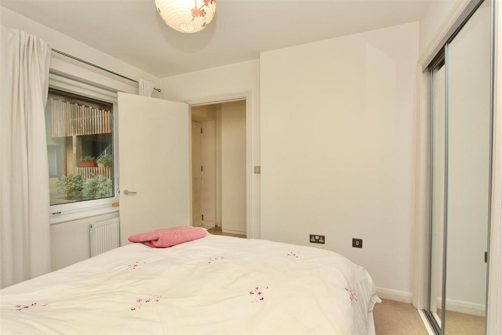 Saxony Court, E5