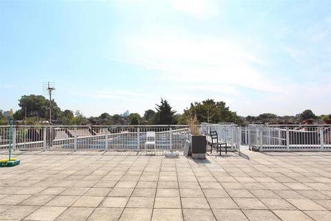 1 bedroom flat for sale, Geldeston Road, London E5