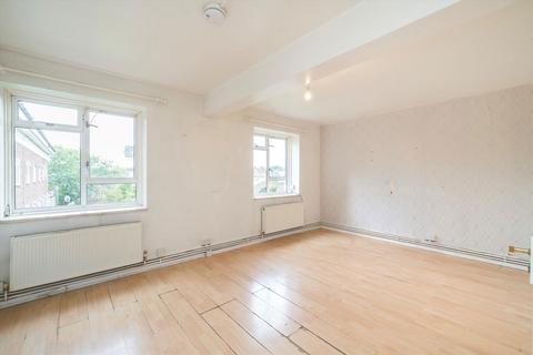 3 bedroom flat for sale, Horn Lane, London W3