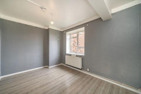 3 bedroom flat for sale, Horn Lane, London W3