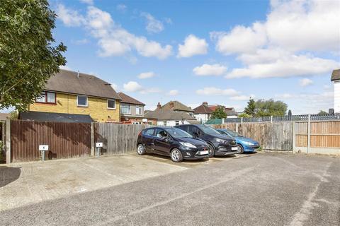 3 Chelsea Gardens, Sutton, SM3 9TN