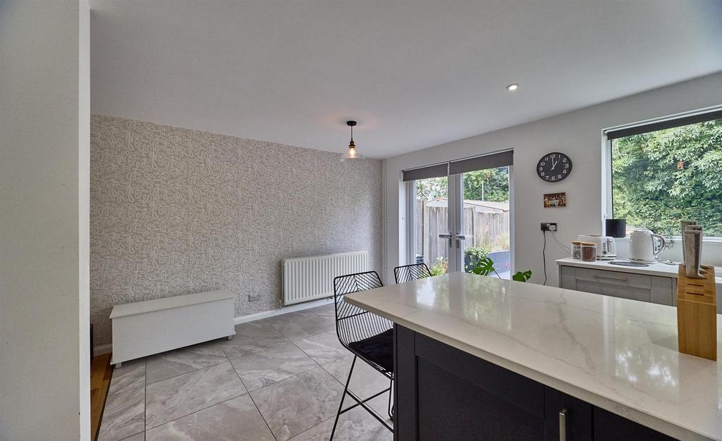 8 Borrowdale Close ES 9.jpg