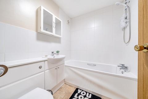 1 bedroom apartment for sale, Abbotsbury Court, Horsham, West Sussex
