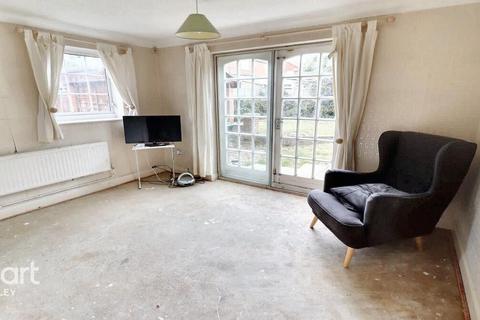 6 Barnston Close, Luton, LU2 9RZ
