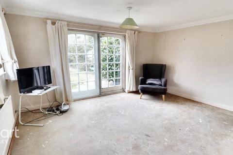 6 Barnston Close, Luton, LU2 9RZ