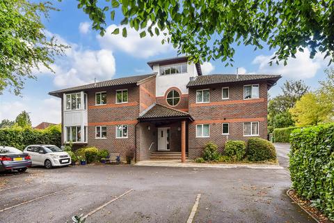 2 bedroom flat for sale, Charlton Road, Andover