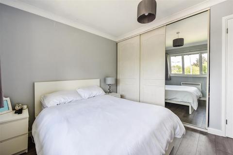 2 bedroom flat for sale, Charlton Road, Andover