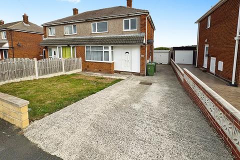 3 bedroom semi-detached house to rent, Coniston Avenue, West Yorkshire HD5