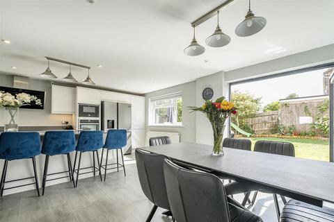 undefined, Yaverland Drive, Bagshot GU19