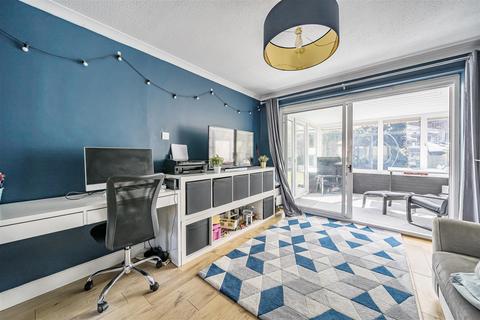 undefined, Yaverland Drive, Bagshot GU19