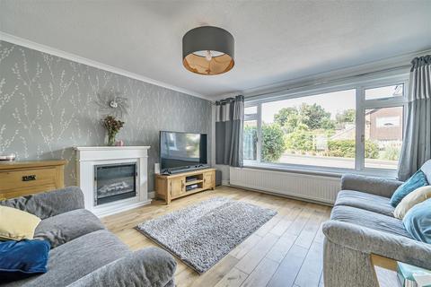 4 bedroom detached house for sale, Yaverland Drive, Bagshot GU19