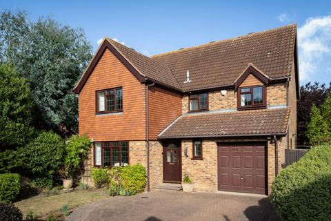 1 Cottis Close, Langdon Hills, Basildon, SS16 6SQ