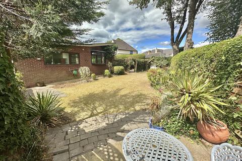 3 bedroom detached bungalow for sale, Huddersfield Road, Liversedge