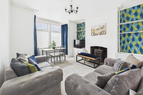 4 bedroom semi-detached house for sale, Stroud Road, Gloucester
