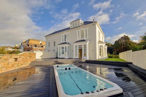 5 bedroom detached house to rent, Sunnyside, Mont Millais