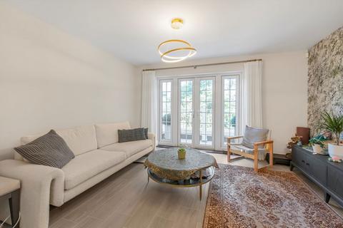 undefined, Merrileas Drive, Leatherhead KT22