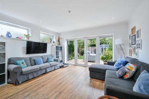 35 Breech Lane, Walton On The Hill, Tadworth, KT20 7SJ